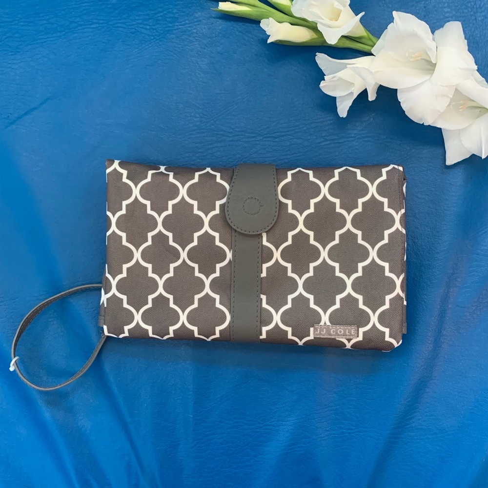 Baby changing mat. Easy to clean. On the go.